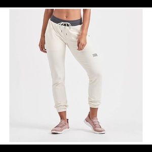 NWOT Vuori Laguna Lounge Pants Size Small.